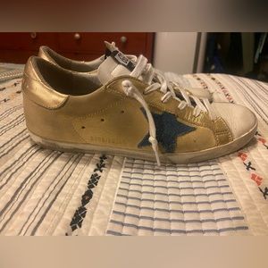 GOLDEN GOOSE
Superstar Gold Leather Low-Top Sneakers